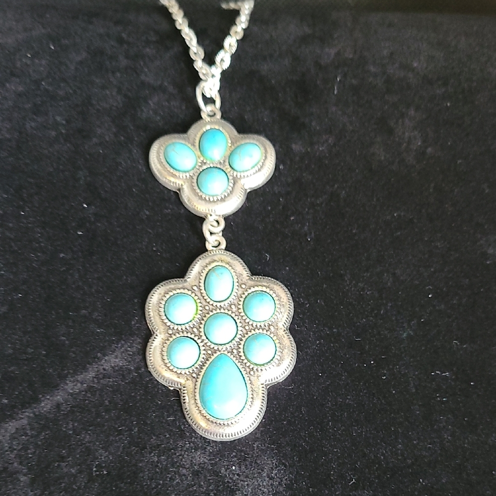 Elegant Silver and Turquoise Pendant Necklace